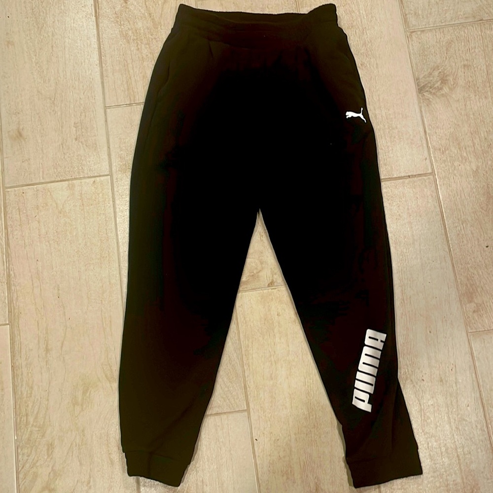Black puma sweats